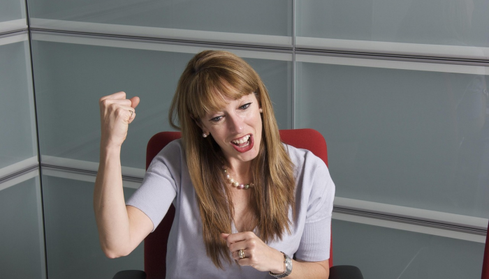 安吉丽娜·朱莉2021年的惊悚片在Netflix上获得成功