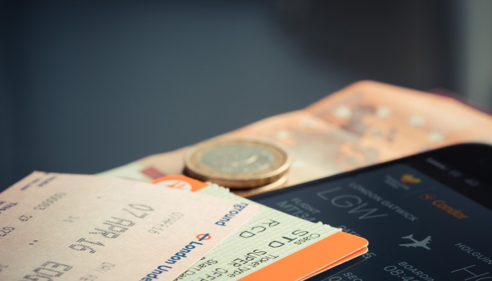 奥委会主席会见世界游泳难民代表队运动员马尔迪尼 奥委会主席会见世界游泳难民代表队运动员马尔迪尼