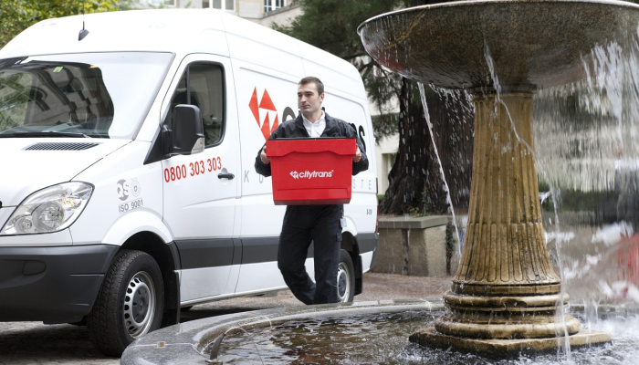 两名白人男子袭击联邦快递黑人司机的审判宣告无效 两名白人男子袭击联邦快递黑人司机的审判宣告无效