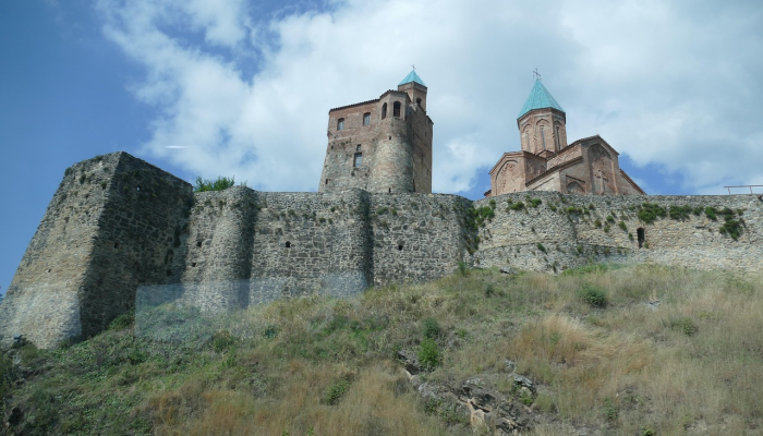 以色列-哈马斯战争：突尼斯历史悠久的犹太教堂遭到破坏，震惊了犹太社区