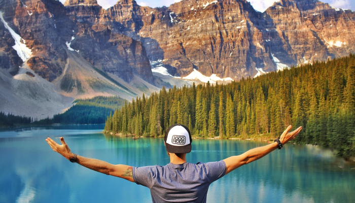 四人因英吉利海峡六名阿富汗移民死亡而被指控