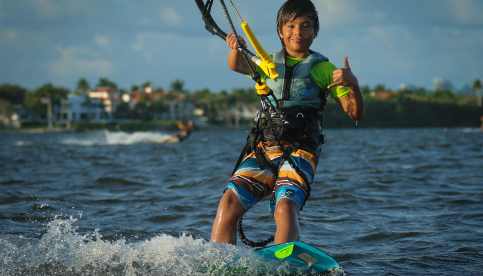 南澳大利亚海域,一名15岁的冲浪少年在第三次鲨鱼袭击中死亡 南澳大利亚海域,一名15岁的冲浪少年在第三次鲨鱼袭击中死亡