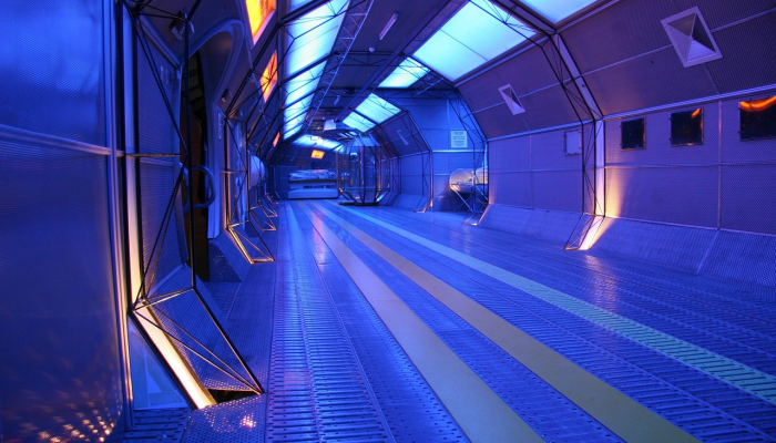 在乌克兰上空飞行:联盟号宇宙飞船与新成员对接到空间站 在乌克兰上空飞行:联盟号宇宙飞船与新成员对接到空间站