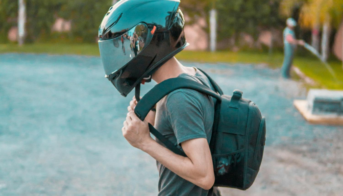 在费尔菲尔德，行人被摩托车手撞死