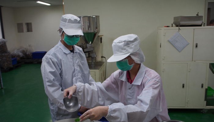 使用头发拉直产品与子宫癌有关 使用头发拉直产品与子宫癌有关