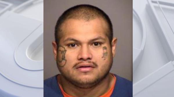 一名假释男子在卡马里奥的in - n- out劫车后被捕