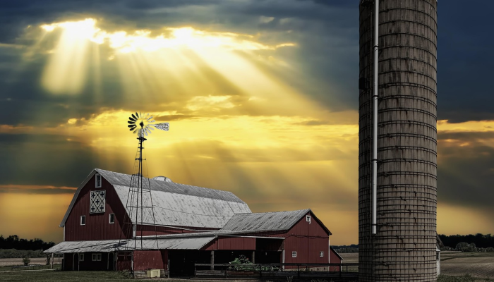 出售数百万英镑房产的豪华房地产经纪人仍与父母住在一起 出售数百万英镑房产的豪华房地产经纪人仍与父母住在一起