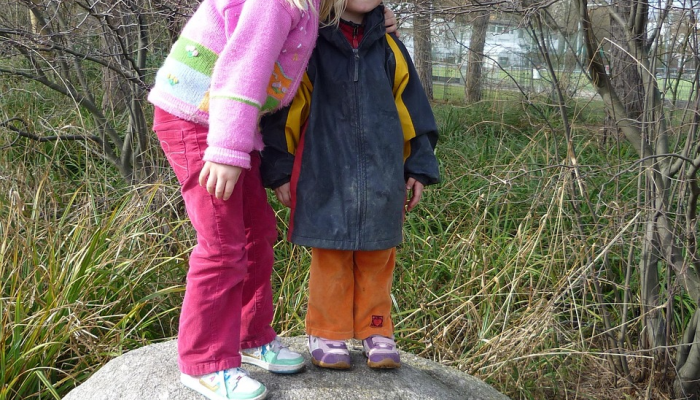 两个UP姐妹被发现和母亲的尸体一起生活了一年多;拘留 两个UP姐妹被发现和母亲的尸体一起生活了一年多;拘留