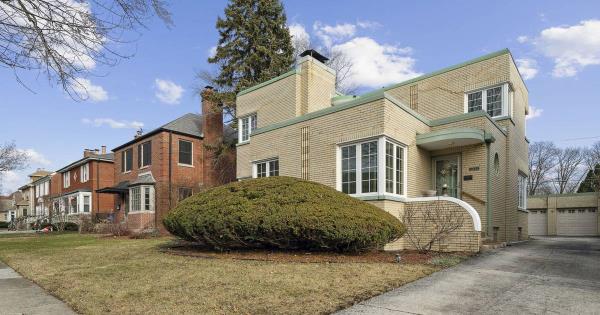 位于贝弗利的现代艺术风格住宅售价54.5万美元，由建筑师阿尔伯特·海诺(Albert Heino)设计