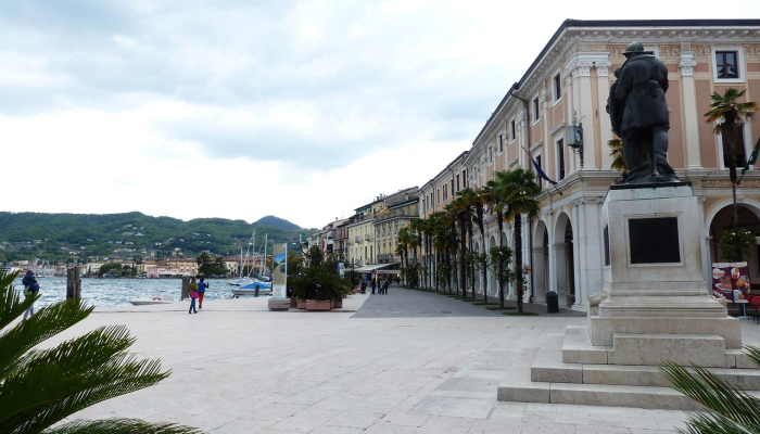 以色列-哈马斯战争:在约旦河西岸,被以色列驱逐的加沙工人的痛苦 以色列-哈马斯战争:在约旦河西岸,被以色列驱逐的加沙工人的痛苦