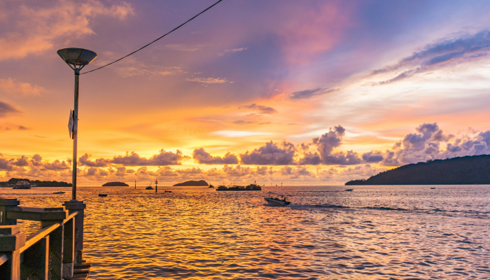 亨廷顿海滩一名中学生因未发表“爱国主义”演讲而被开除 亨廷顿海滩一名中学生因未发表“爱国主义”演讲而被开除