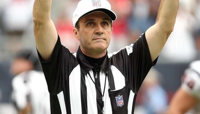 只有一支球队以喜鹊的身份联合起来，增加了10支黑猫的痛苦