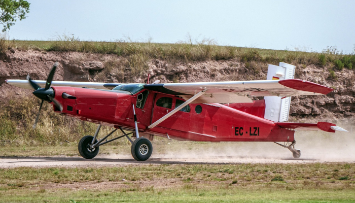 两架飞机在东京机场相撞,379名乘客从燃烧的飞机上滑下视频 两架飞机在东京机场相撞,379名乘客从燃烧的飞机上滑下视频