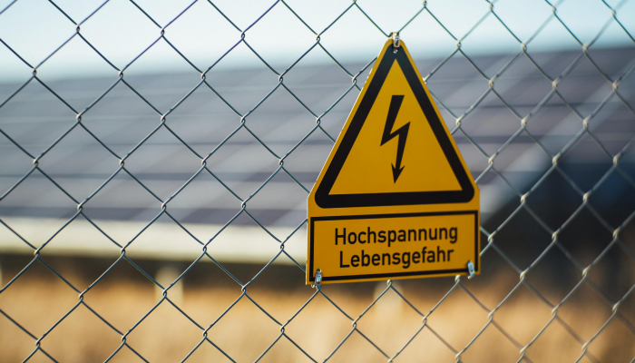 今年夏天,警方和AA保险公司的建议是让你的家远离小偷 今年夏天,警方和AA保险公司的建议是让你的家远离小偷