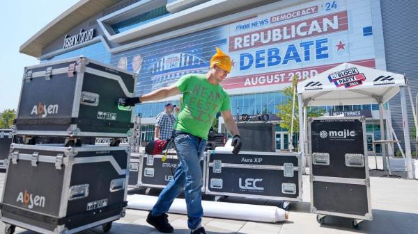 “维韦克站在舞台中央”：特朗普缺席的共和党初选首场辩论的4条收获