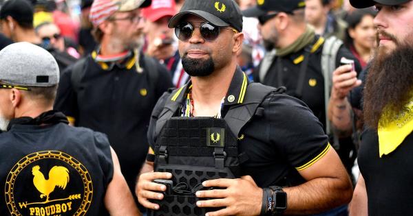 骄傲的男孩领袖恩里克·塔里奥因参与1月6日的袭击被判处22年徒刑