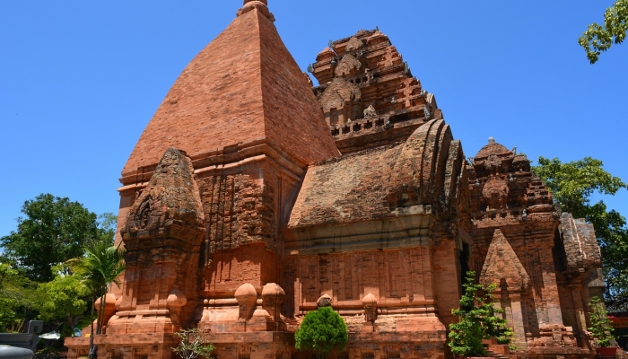 麦克莱伦希望星期二在弗吉尼亚州的国会竞选中创造历史