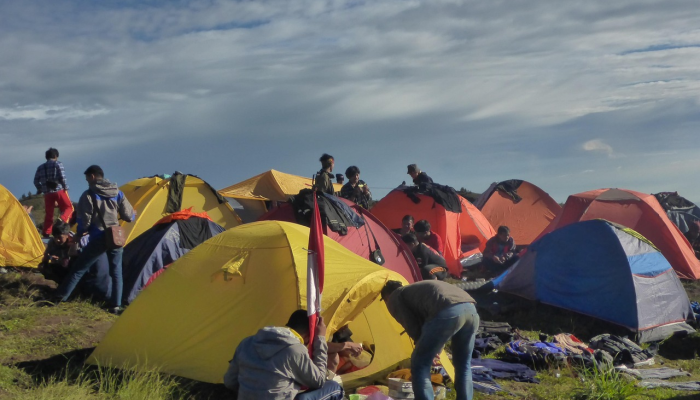 警方称,一名徒步旅行者在科罗拉多山顶拍照后失踪刚刚发现的尸体 警方称,一名徒步旅行者在科罗拉多山顶拍照后失踪刚刚发现的尸体