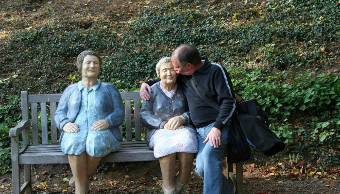 阿富汗：两场地震造成数十人死亡