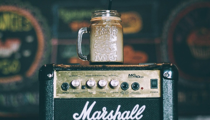 英国主要的连锁酒吧为为女队加油的英格兰球迷提供免费啤酒