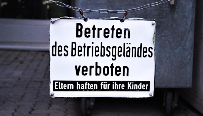 高等法院在拒绝权衡转换治疗禁令时，允许法律成立