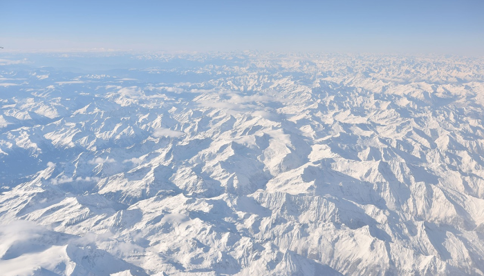 新加坡航空公司的飞机在湍流中承受了巨大的重力波动:报告 新加坡航空公司的飞机在湍流中承受了巨大的重力波动:报告