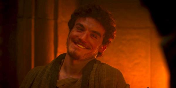 《时光之轮》的男主角透露了第二季只穿一套戏服的惊喜