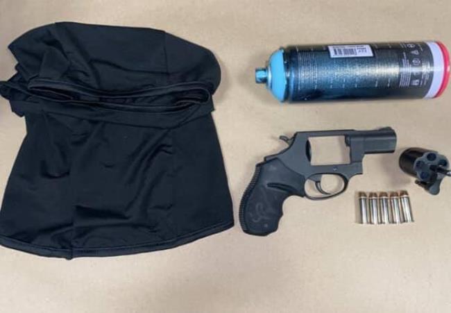 警方：约20人在圣罗莎喷涂帮派标志后，两名男子被捕