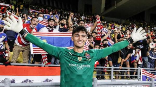 门将门多萨向城市男孩队告别