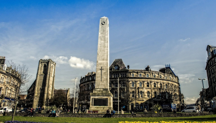 “成熟”的亚达夫帮助印度在揭幕战中战胜英格兰 “成熟”的亚达夫帮助印度在揭幕战中战胜英格兰