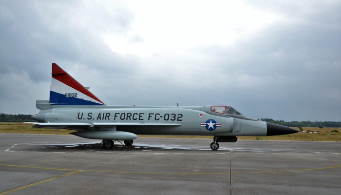 美国航空公司飞往KC的航班由于维修问题被迫返回夏洛特