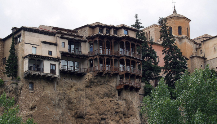 斯里兰卡关闭学校，洪水和泥石流造成的死亡人数上升到16人