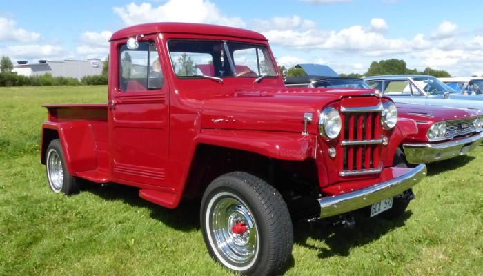 费城76人队后卫小凯利·欧布雷在中心城被车撞了