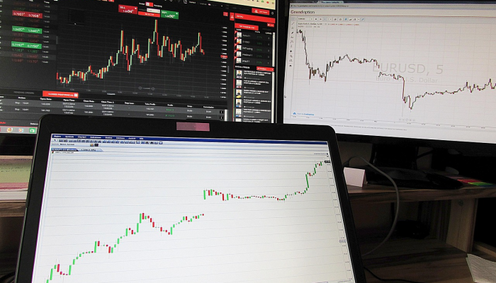 彼得·纳瓦罗在1月6日藐视众议院传票后被判藐视法庭