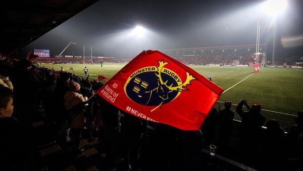 泰米尔纳德邦首席部长斯大林宣布向受飓风影响的人们提供6000卢比的现金援助