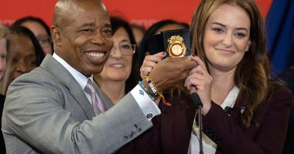 纽约市消防局史上首位女性局长