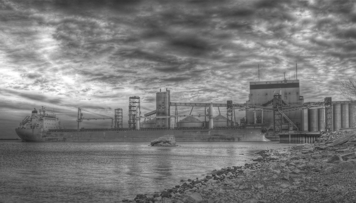 洪水造成约270人死亡，非洲之角数万人流离失所：报道