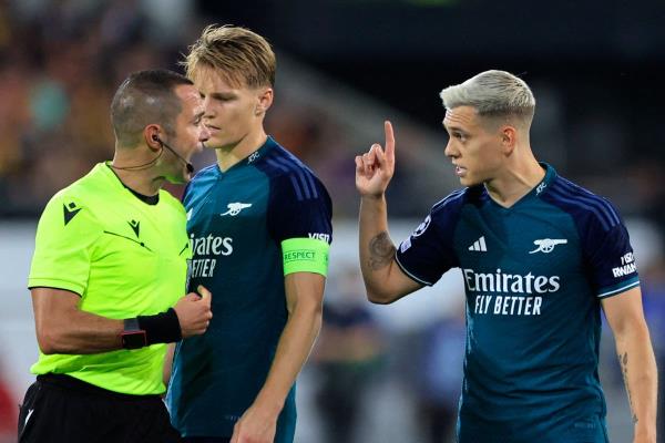 阿森纳球员评价vs朗斯：欧冠决赛中，马丁·奥德加德表现平平，特罗萨德表现不佳