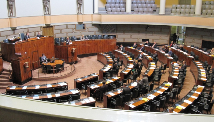 阿达尼集团股票在沉闷的市场中上涨4%，阿达尼港口在董事会会议前跳涨