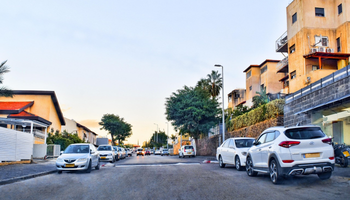 这个美丽的海滨小镇被评为英国最好的小镇之一，非常豪华，有一个游艇俱乐部