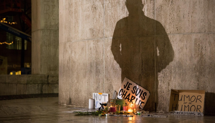 据报道，德克萨斯州狭长地带野火肆虐，一人死亡