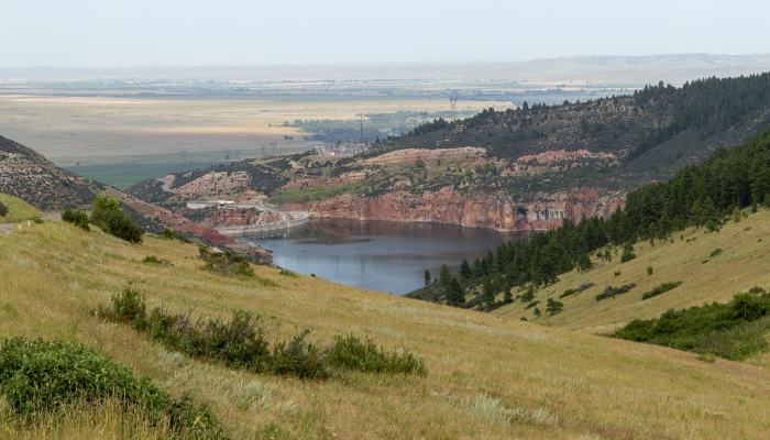 蒙大拿州救援人员称，登山者在食物和水耗尽后被困在山上