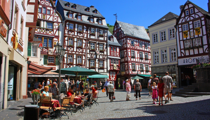 被誉为世界上“最辉煌的地方”之一的海滨小镇让每个人都想要分一杯羹 被誉为世界上“最辉煌的地方”之一的海滨小镇让每个人都想要分一杯羹