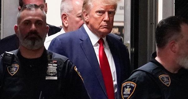 特朗普在乔治亚州因试图推翻2020年大选而被罚款20万美元