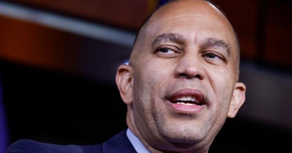 国会议员敦促日本“明智地”解决Naver争端