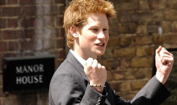 查尔斯国王、哈里王子和其他王室成员的A-level成绩以及他们就读的大学