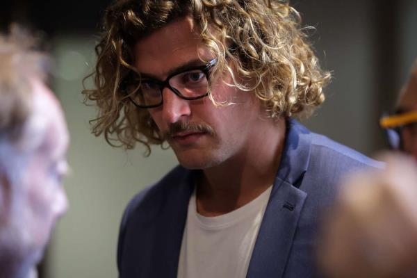 法官建议因种族主义攻击对法国橄榄球运动员查鲁罗处以8个月的缓刑