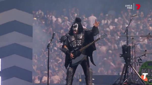 第七频道因在AFL总决赛转播中错过了比赛前表演的关键时刻而受到猛烈抨击