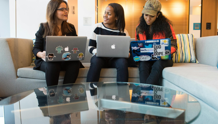 教育局与阿萨姆邦教育中心建立合作伙伴关系,支持阿萨姆邦学校的职业指导 教育局与阿萨姆邦教育中心建立合作伙伴关系,支持阿萨姆邦学校的职业指导