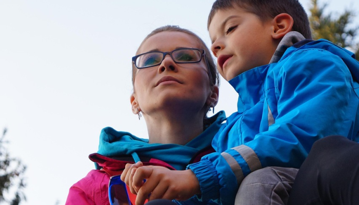 有压力的独生子女父母感到有更多的孩子- Reddit